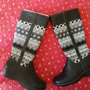Black and gray sweater boots comfortview